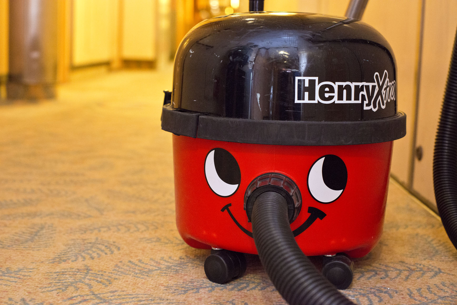 henrythevacuum.jpg