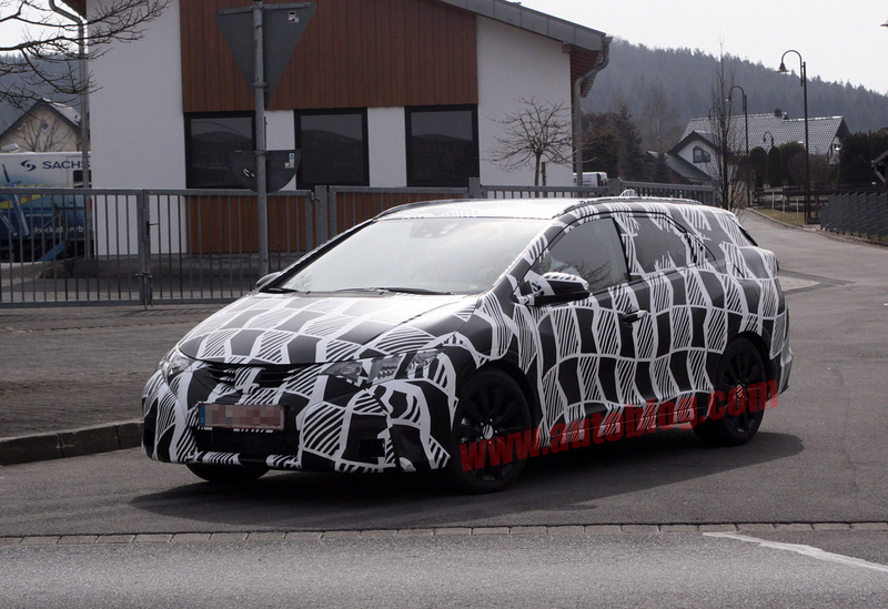 001_honda_civic_tourer_spy_shots.sized.jpg
