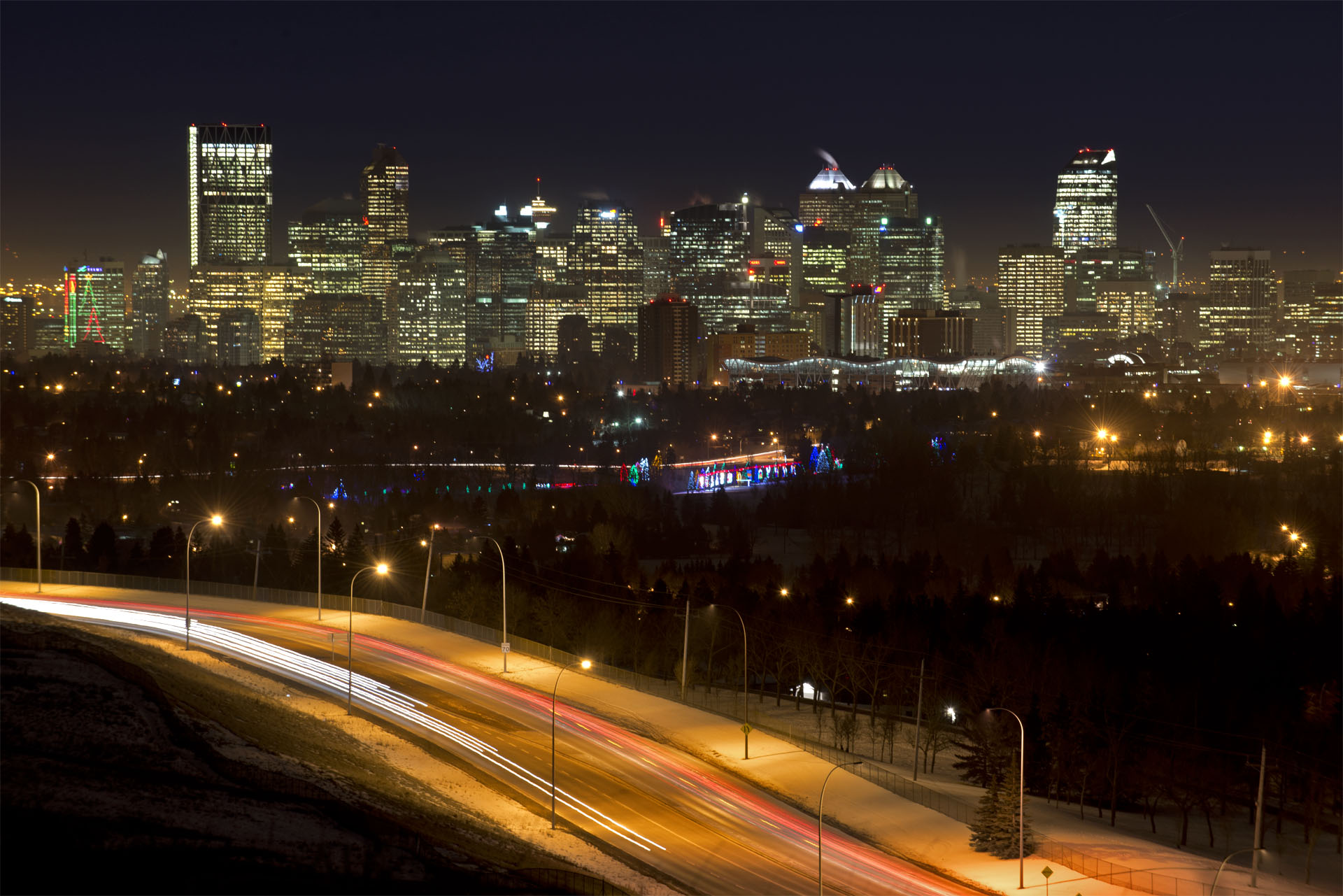 calgarylighttrails.jpg