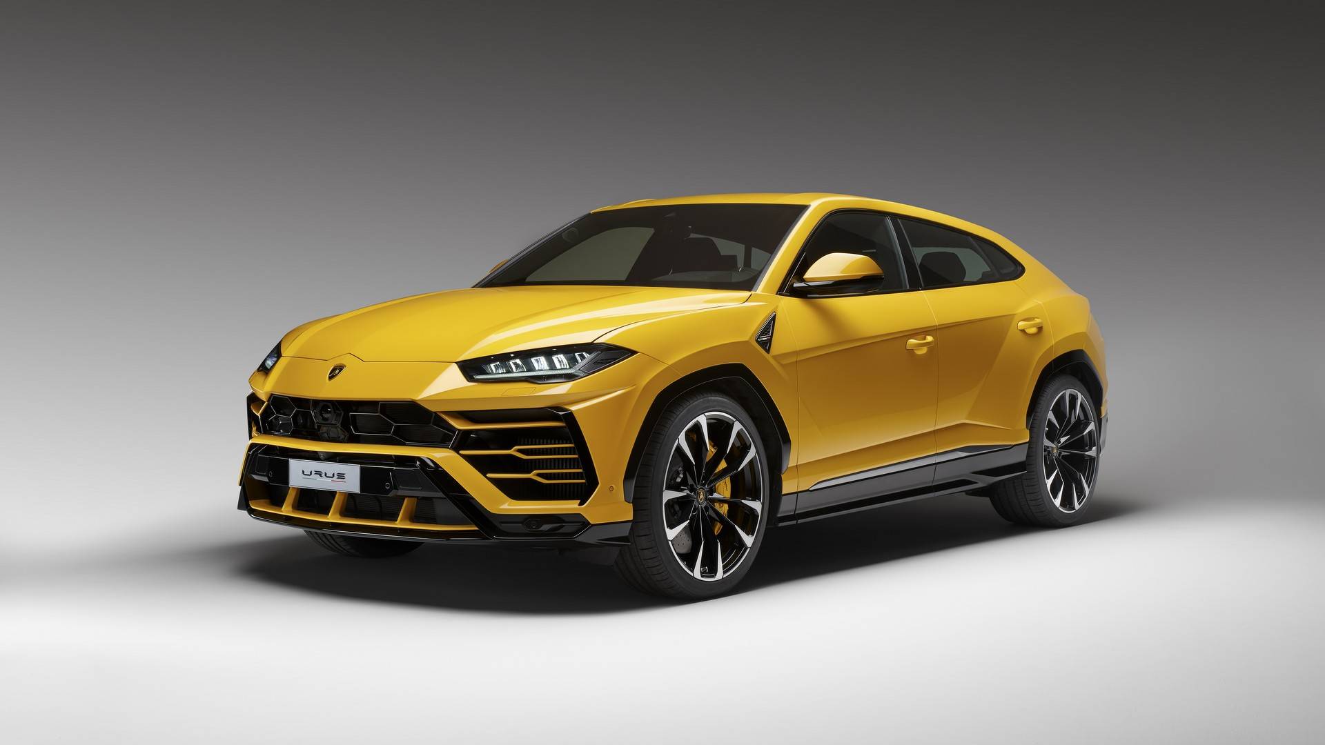 2019-lamborghini-urus.jpg