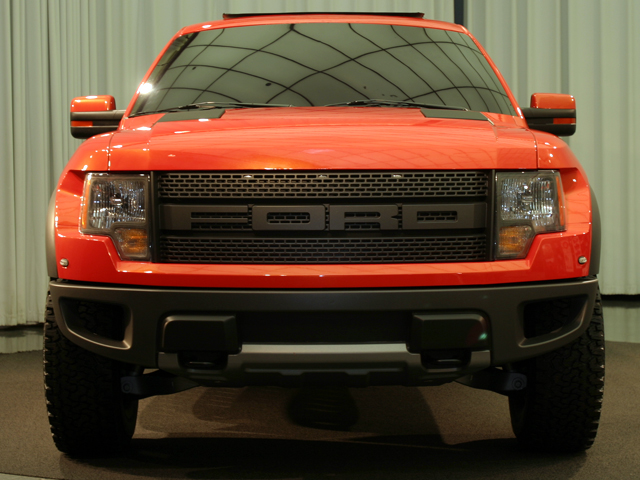 129_0811_01_z_2010_ford_f150_svt_raptor_grill.jpg