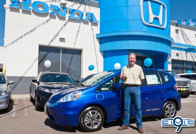 honda_fit_ev_first_customer_628.jpg
