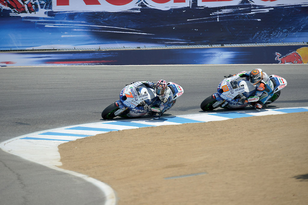 motogp-pairleaning.jpg