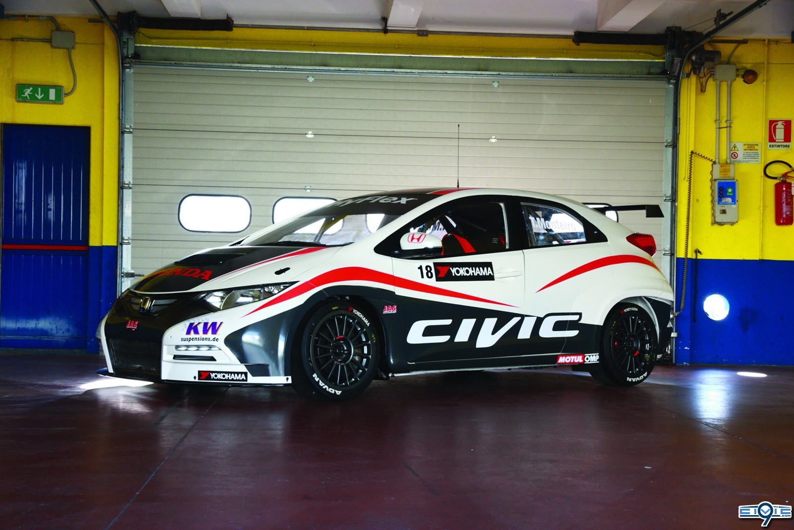 Honda_Racing_Civic_2012_8_255B2_255D.jpg