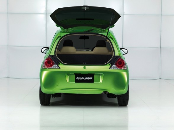 2010_Honda_Brio_Concept_Rear_View_588x441.jpg