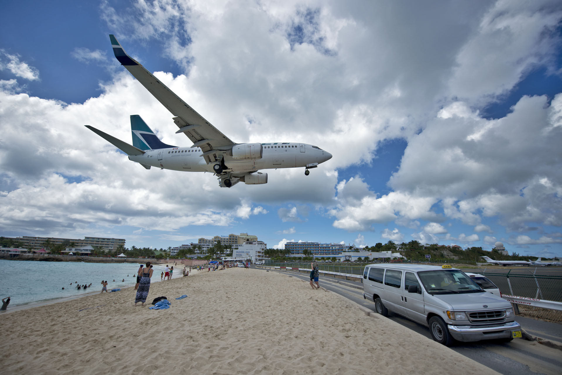 mahobeach.jpg